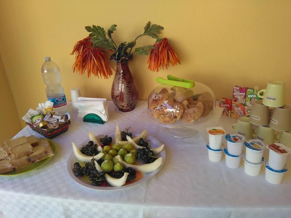 טראביה La Casa Gialla מראה חיצוני תמונה
